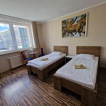 Centrum Noclegowe Ii Hostel *